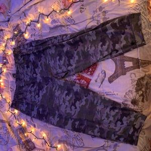 Time and tru camouflaged sweat pants, 2x, worn 2 times